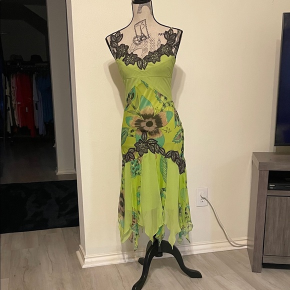 Elegant Vintage Green Floral Dress with Black Lace - Picture 1 of 7